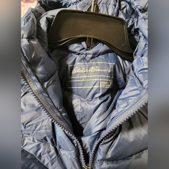 Ladies' Mid Length Down Parka in Navy Eddie Bauer - Picture 3 of 4